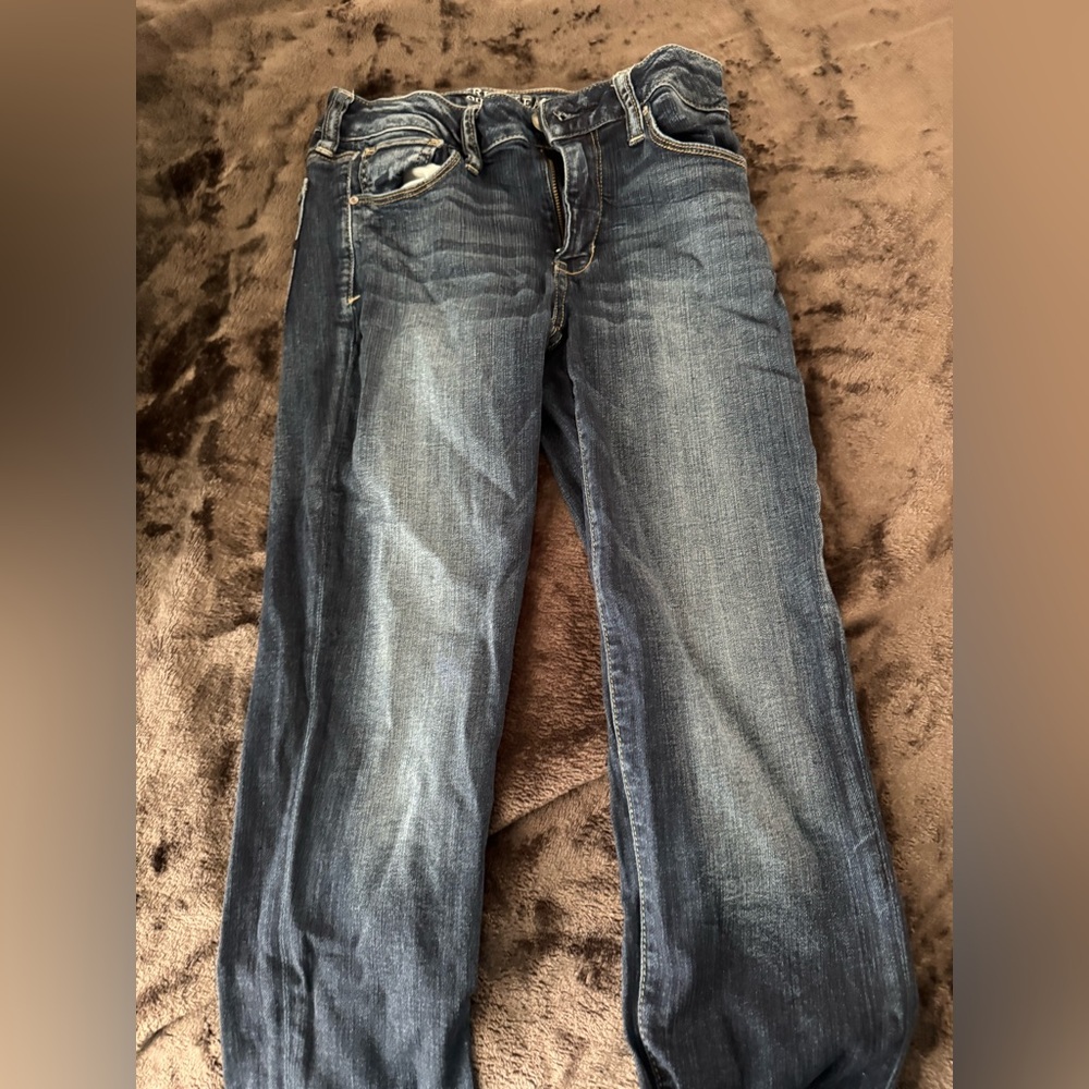 Never worn, doesn’t fit